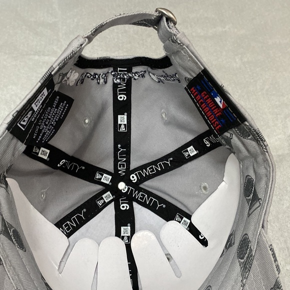 Boston Red Sox 2018 World Series Champions hat - Picture 5 of 5